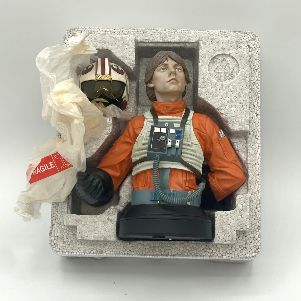 Gentle Giant Star Wars Luke Skywalker X-Wing Pilot Gear Collectible Bust