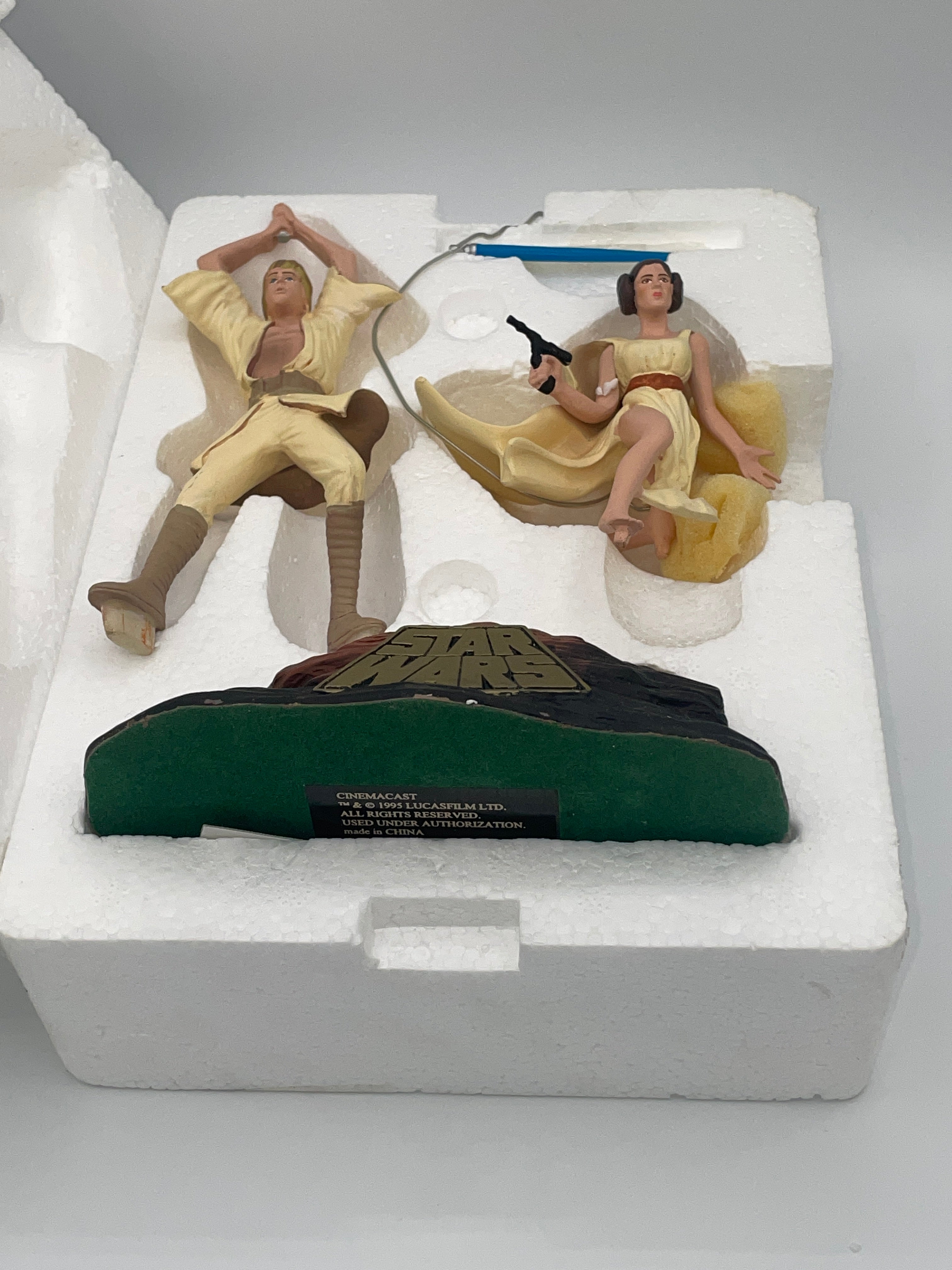 CinemaCast Star Wars 1995 Luke & Leia A New Hope Figurines With Box & COA 3