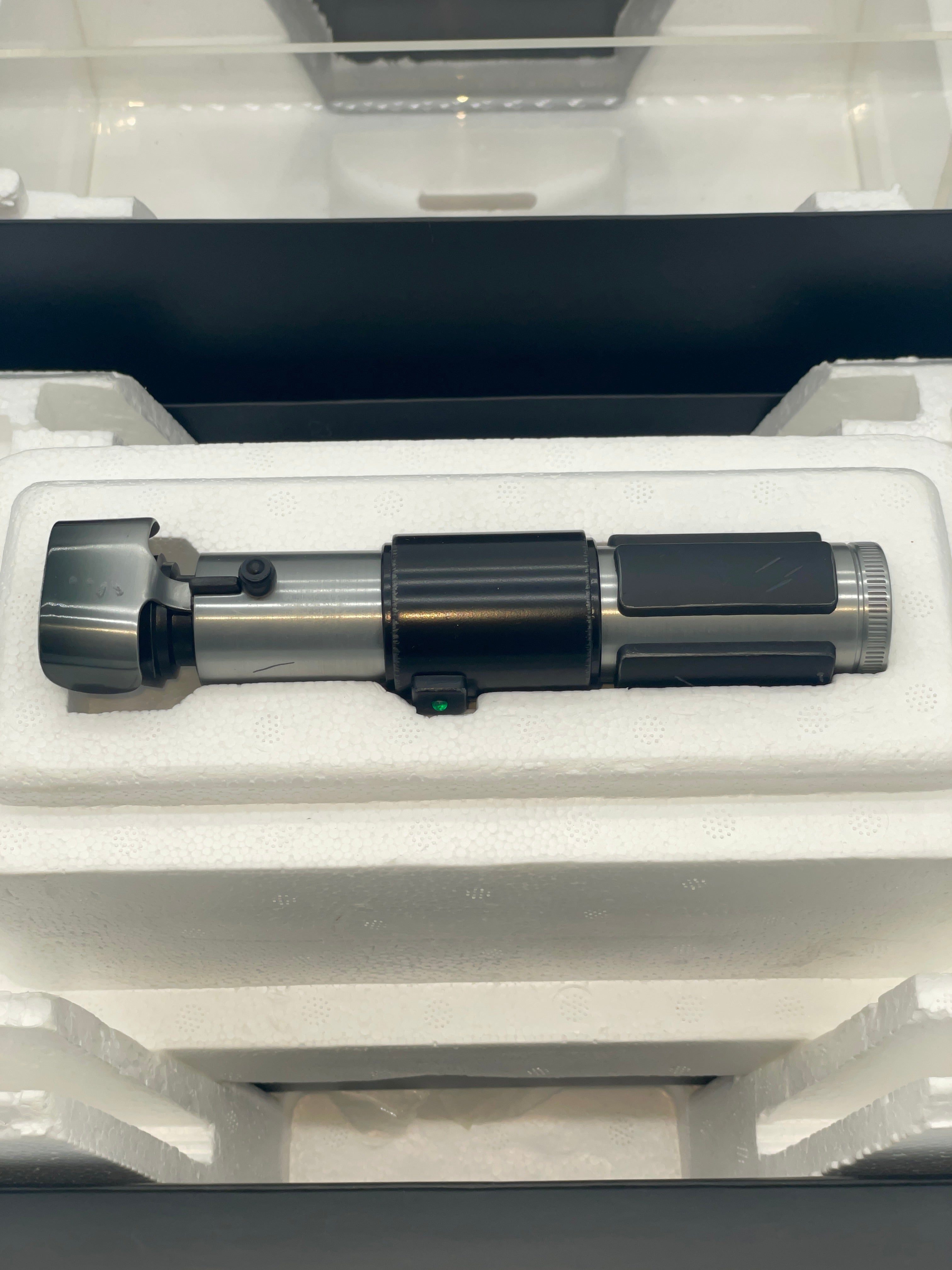 Master Replicas Star Wars Yoda Lightsaber RotS 1:1 Prop Replica Limited Edition w COA SW-133