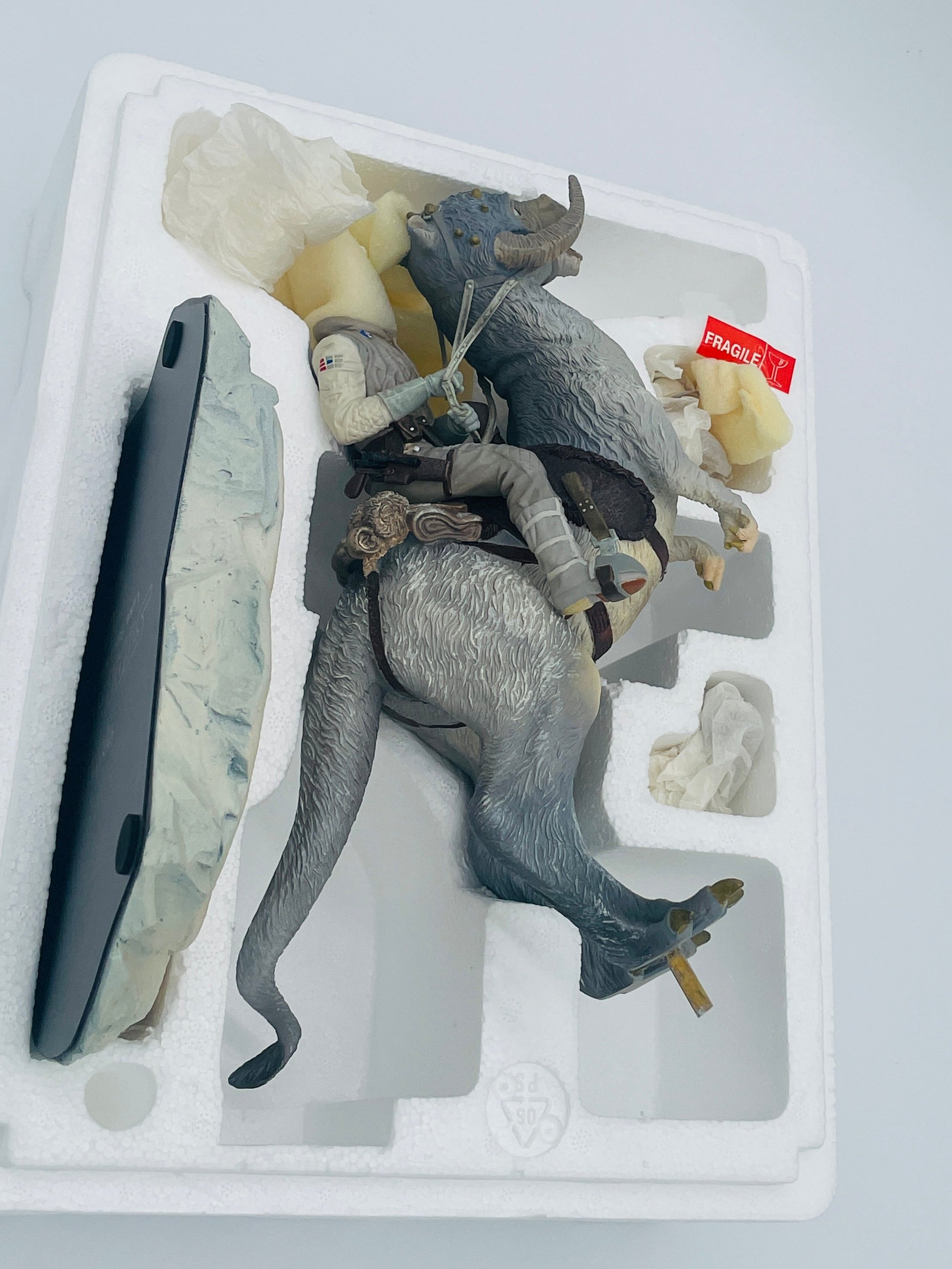 Star Wars Gentle Giant Luke Skywalker on Tauntaun Statue Limited Edition 2006