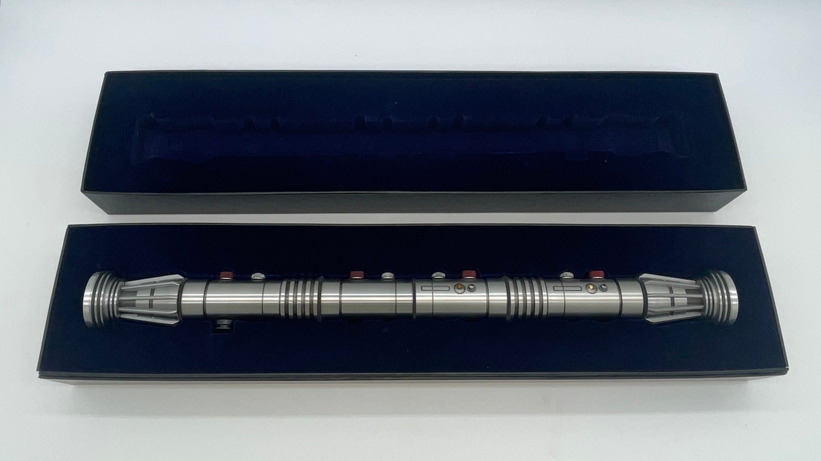 Master Replicas Star Wars Darth Maul Lightsaber 1:1 Prop Replica Limited Edition w COA SW-108