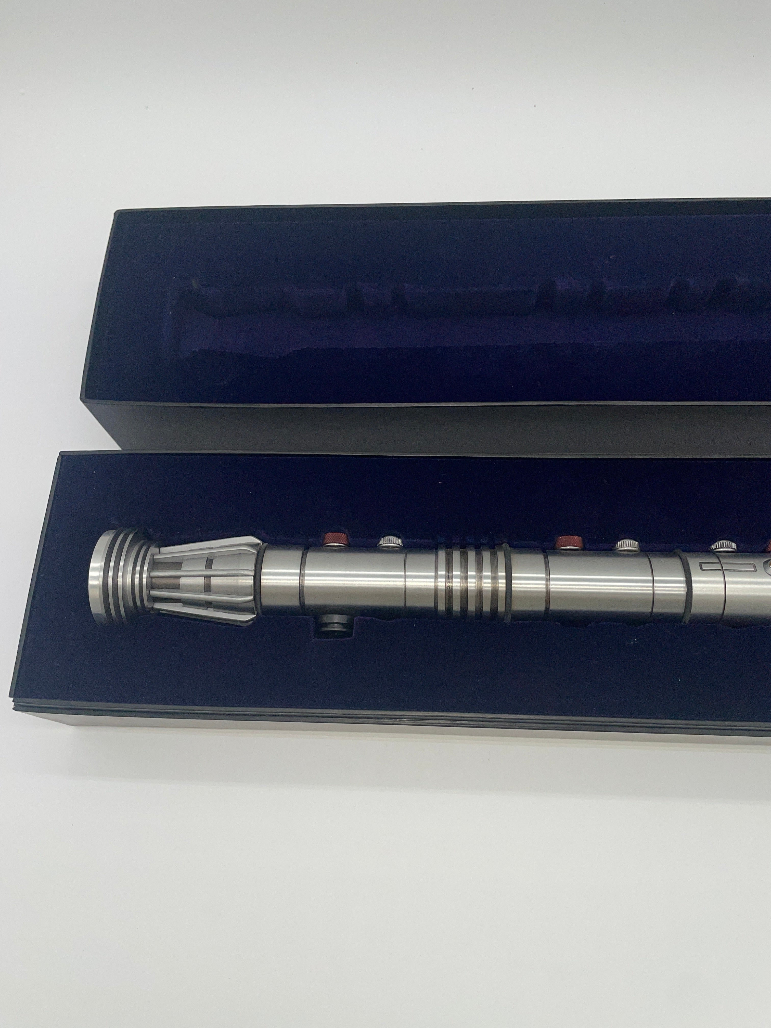 Master Replicas Star Wars Darth Maul Lightsaber 1:1 Prop Replica Limited Edition w COA SW-108